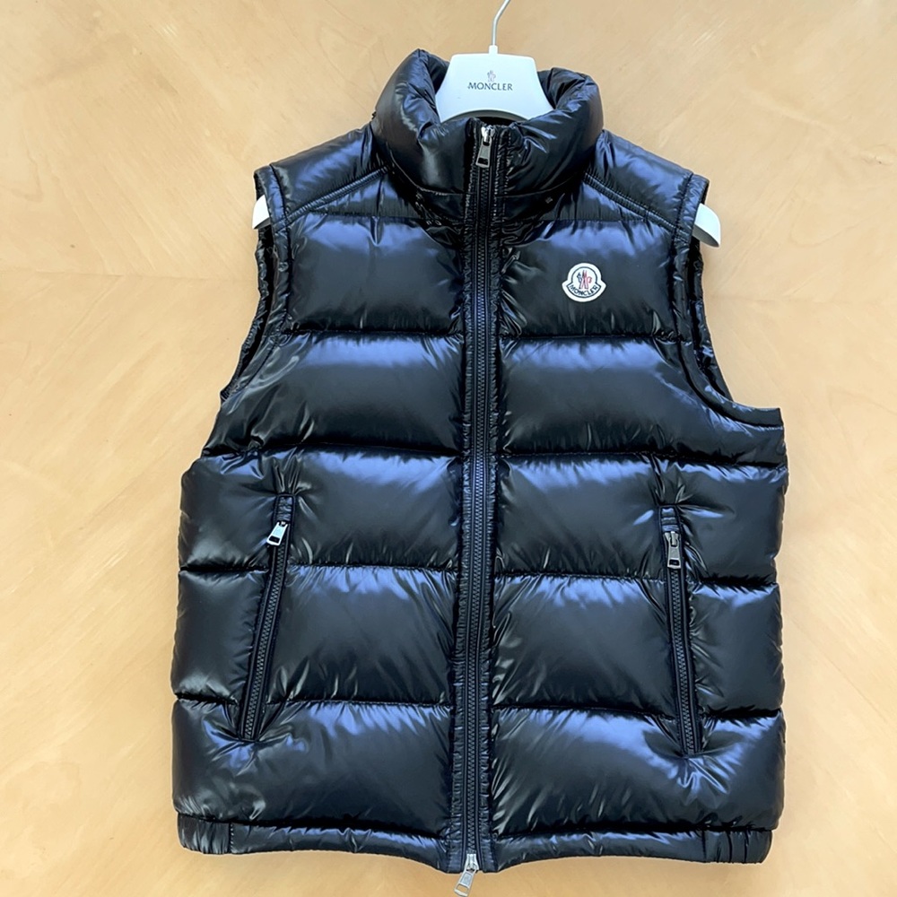 MONCLER MEN’S LACET GILET DOWN VEST IN BLACK